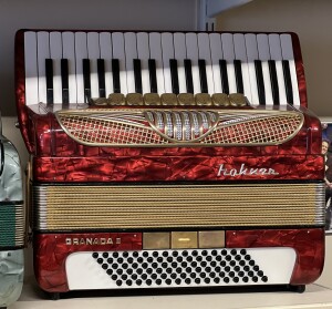 Hohner Granada II 96 bas/3 korig. 